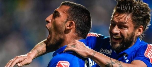 Cruzeiro empata com Corinthians fora de casa Cruzeiro empata com Corinthians fora de casa