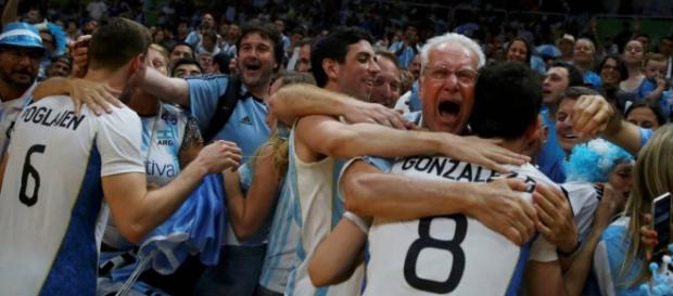 Histórico triunfo del seleccionado argentino masculino de voleibol ante Rusia, último campeón olímpico Histórico triunfo del seleccionado argentino masculino de voleibol ante Rusia, último campeón olímpico
