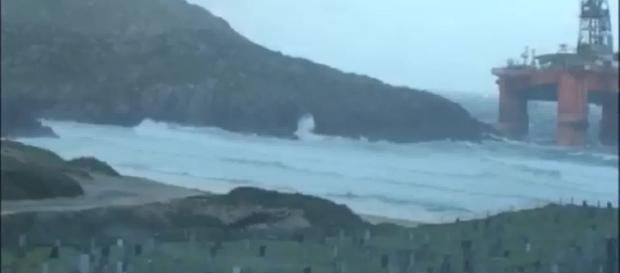 Scozia, tempesta in mare: il video della piattaforma petrolifera ... - today.it Scozia, tempesta in mare: il video della piattaforma petrolifera ... - today.it
