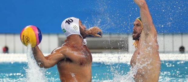 Time de polo aquático brasileiro venceu suas duas primeiras partidas com o apoio da torcida. Time de polo aquático brasileiro venceu suas duas primeiras partidas com o apoio da torcida.