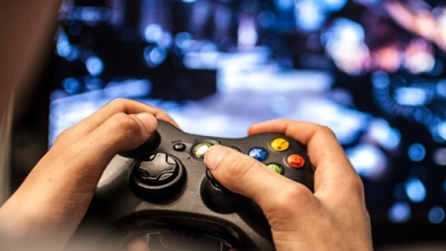 I videogiochi migliorano il rendimento scolastico rispetto ai social network