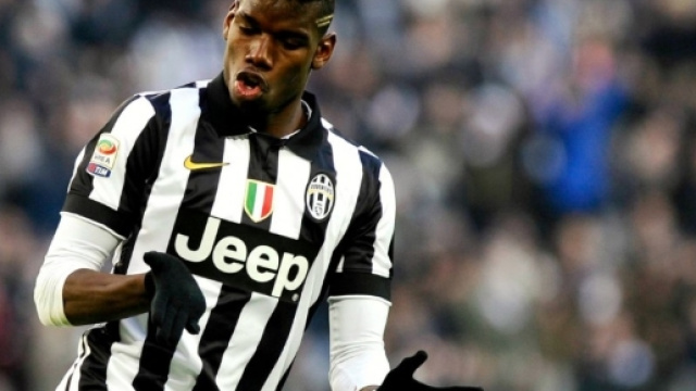 il centrocampista francese Paul Pogba