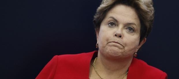 Dilma foi oferecida em "sacrifício" para que a população se alimentasse de uma punição. Dilma foi oferecida em "sacrifício" para que a população se alimentasse de uma punição.