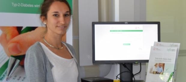 Ernährungswissenschaftlerin Catarina Schiborn vom Institut für Ernährungsforschung Potsdam-Rehbrücke erklärt den Online-Diabetes-Risiko-Test. Ernährungswissenschaftlerin Catarina Schiborn vom Institut für Ernährungsforschung Potsdam-Rehbrücke erklärt den Online-Diabetes-Risiko-Test.