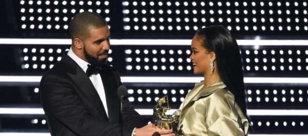 MTV Video Music Awards: Drakes Liebesgeständnis an Rihanna MTV Video Music Awards: Drakes Liebesgeständnis an Rihanna