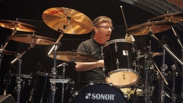 AC/DC's Phil Rudd Out on Bail After Murder-Plot Arrest ... - pinterest.com