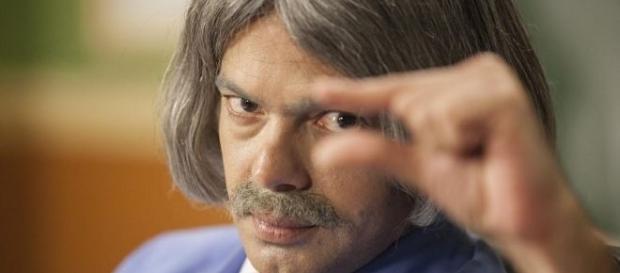 Bruno Mazzeo está de volta no papel do clássico Professor Raimundo (Foto: Divulgação Viva) Bruno Mazzeo está de volta no papel do clássico Professor Raimundo (Foto: Divulgação Viva)