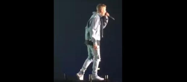 Justin Bieber performing Let Me Love You at Purpose Tour in Iceland - September 8, 2016. Justin Bieber Videos 6.0 via YouTube Justin Bieber performing Let Me Love You at Purpose Tour in Iceland - September 8, 2016. Justin Bieber Videos 6.0 via YouTube