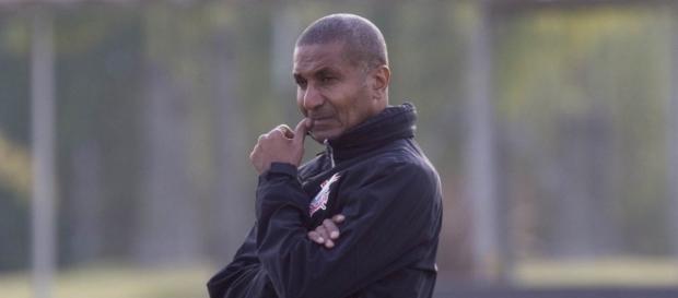 Na partida deste domingo, Cristóvão ganha outra 'dor de cabeça' Na partida deste domingo, Cristóvão ganha outra 'dor de cabeça'