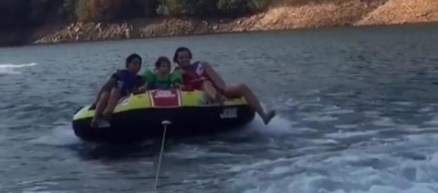 Sofia, Yasmin e Tierry passearam de barco em Castelo de Bode Sofia, Yasmin e Tierry passearam de barco em Castelo de Bode