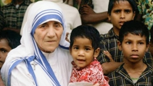 Madre Teresa di Calcutta diventata Santa; lo era anche in Terra o era un diavolo?