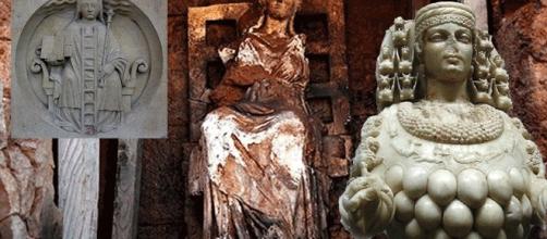 La statue (au centre) de Cybèle avec (à d.) une représentation d'Artémis et le bas-relief de N.-D. de Paris (à g.) – montage Jef Tombeur