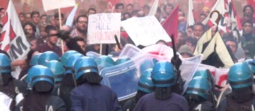 Catania, proteste e scontri dopo il comizio di Renzi
