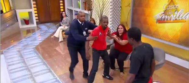 Confusão no final do programa 'Casos de Família' Confusão no final do programa 'Casos de Família'