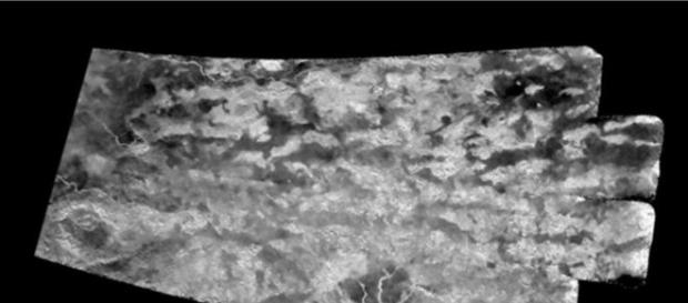 Foto das dunas na região 'anexo Xanadu' (NASA/JPL-Caltech/ASI/Université Paris-Diderot) Foto das dunas na região 'anexo Xanadu' (NASA/JPL-Caltech/ASI/Université Paris-Diderot)
