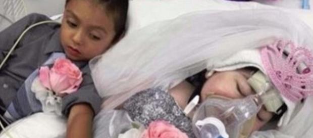 Visul fetiței Mary Massey care suferea de fibroză chistică a fost să se căsătorească cu prietenul ei Damien înainte de a muri - Foto: Facebook Visul fetiței Mary Massey care suferea de fibroză chistică a fost să se căsătorească cu prietenul ei Damien înainte de a muri - Foto: Facebook