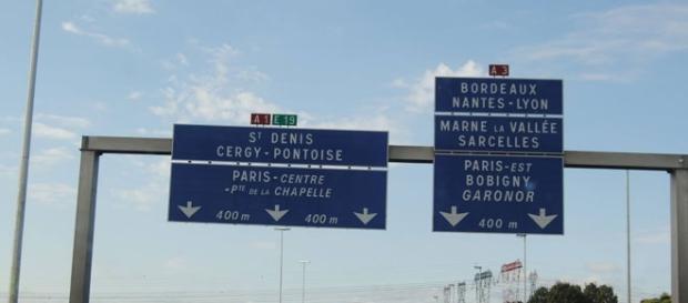 Autoroute française. Entrée de Paris en provenance de la Belgique Autoroute française. Entrée de Paris en provenance de la Belgique