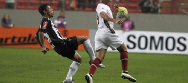 Depois do 1 a 1 no turno, Fluminense e Atlético-MG voltam a se enfrentar neste segunda pelo Brasileirão (Foto: Lance) Depois do 1 a 1 no turno, Fluminense e Atlético-MG voltam a se enfrentar neste segunda pelo Brasileirão (Foto: Lance)