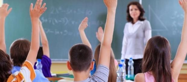 O Ideb piora no país inteiro, ensino médio fica longe da meta. O Ideb piora no país inteiro, ensino médio fica longe da meta.