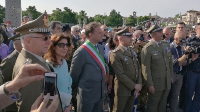 Presto la Folgore sbarcher&agrave; in Libia - militarynewsfromitaly.com