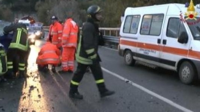 Drammatico incidente in Calabria, sei ragazzi feriti