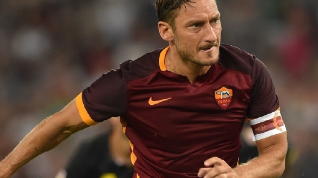 Francesco Totti in azione con la Roma