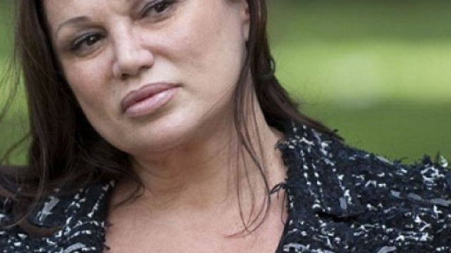 Serena Grandi a "Pomeriggio Cinque" ha confessato a Barbara D'Urso i segreti della sua dieta