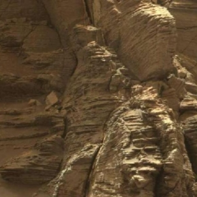 News Report Center : NASA's Mars Curiosity Rover Takes Photos Of ... - newsreportcenter.com