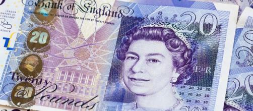 New fiver arrives in Britain (Image source: www.pixabay.com)