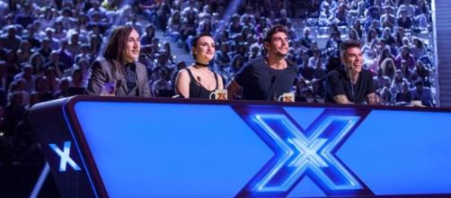 replica X Factor 2016 prima puntata