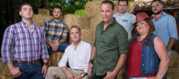 Carlos Lozano triunfa con el estreno de su ‘GRANJERO BUSCA ESPOSA’ Carlos Lozano triunfa con el estreno de su ‘GRANJERO BUSCA ESPOSA’