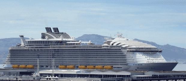 L'Harmony of the Seas en rade abritée de Marseille : un canot de sauvetage s'est détaché (un mort) L'Harmony of the Seas en rade abritée de Marseille : un canot de sauvetage s'est détaché (un mort)