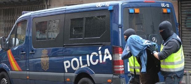 La Policía Nacional detiene a un hombre por tentativa de homicidio ... - diariodeactualidad.com La Policía Nacional detiene a un hombre por tentativa de homicidio ... - diariodeactualidad.com