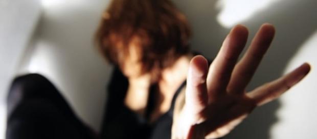 Rimini, stuprata da un ragazza e ripresa dalle amiche Rimini, stuprata da un ragazza e ripresa dalle amiche