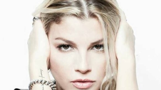 Emma dichiara "mi manca un figlio"