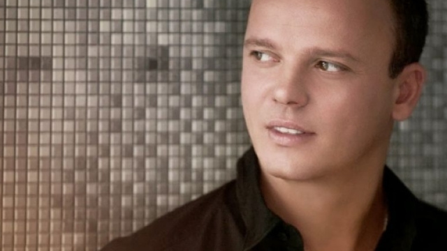 Gigi D'Alessio è diventato povero? | Velvet Gossip Italia - velvetgossip.it