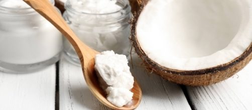 O ácido láurico existente no óleo de coco fortalece a imunidade e elimina vírus e bactérias