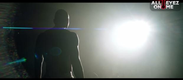 All eyez on this trailer please/ Youtube - All Eyez On Me The Movie - Official Teaser #2 - alleyezonmethemovie All eyez on this trailer please/ Youtube - All Eyez On Me The Movie - Official Teaser #2 - alleyezonmethemovie