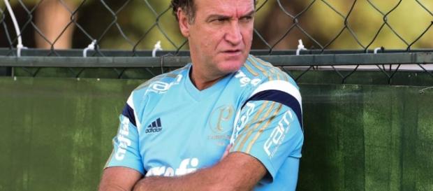 Cuca terá que lidar com sete jogadores pendurados Cuca terá que lidar com sete jogadores pendurados