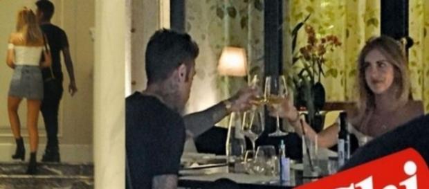 Fedez a cena con Chiara Ferragni Fedez a cena con Chiara Ferragni
