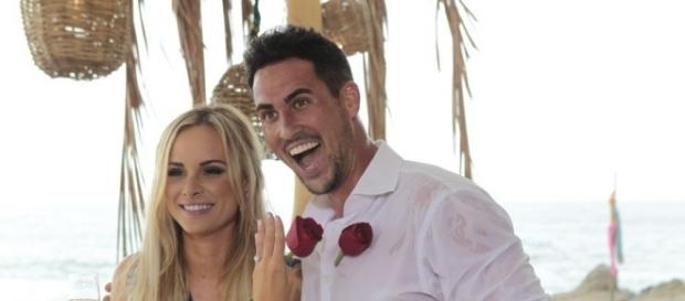 Josh Murray & Amanda Stanton Split a Few Times Since 'Paradise ... - wetpaint.com Josh Murray & Amanda Stanton Split a Few Times Since 'Paradise ... - wetpaint.com