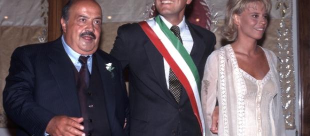 Maurizio Costanzo e Maria De Filippi insieme all'allora sindaco di Roma Francesco Rutelli Maurizio Costanzo e Maria De Filippi insieme all'allora sindaco di Roma Francesco Rutelli