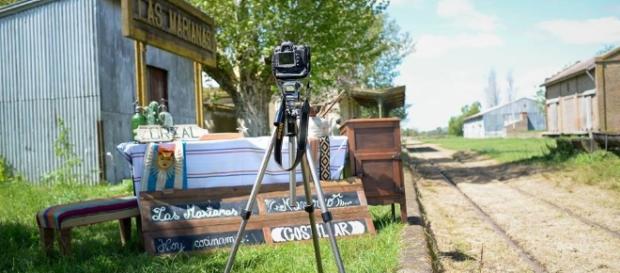 Pueblos a la Mesa es un documental que narra las historias de cada pueblo en primera persona Pueblos a la Mesa es un documental que narra las historias de cada pueblo en primera persona