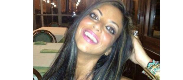 Tiziana Cantone si è tolta la vita dopo essere finita nel mirino dei social per alcuni video Tiziana Cantone si è tolta la vita dopo essere finita nel mirino dei social per alcuni video
