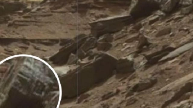 Scrittura aliena sui resti di un Ufo ritovati su Marte?