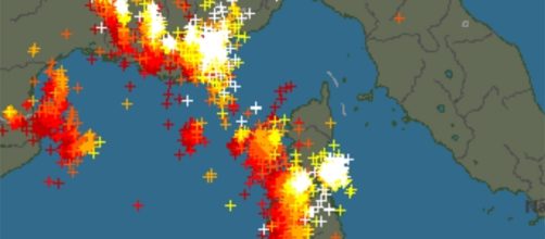 L'attività elettrica di ieri notte sulla Sardegna alle ore 2,33. Oggi si è spostata in Liguria.