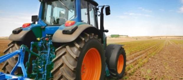 Fino a 60.000 euro a fondo perduto per l'acquisto o noleggio di macchine e trattori. Fino a 60.000 euro a fondo perduto per l'acquisto o noleggio di macchine e trattori.