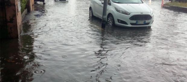Roma si allaga ad ogni pioggia sostenuta. Qui a Settebagni, III Municipio Roma si allaga ad ogni pioggia sostenuta. Qui a Settebagni, III Municipio