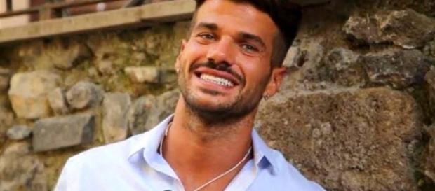 Uomini e Donne: il tronista Claudio Sona fa breccia nel cuore del ... - today.it Uomini e Donne: il tronista Claudio Sona fa breccia nel cuore del ... - today.it