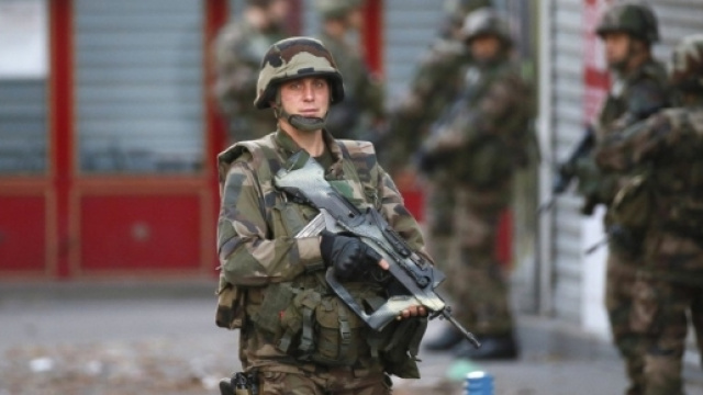 Bomba esplode nel cuore di Manhattan a New York. Il sindaco esclude terrorismo